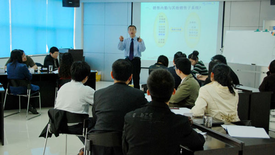 拓展知識技能，打造一流團(tuán)隊(duì)