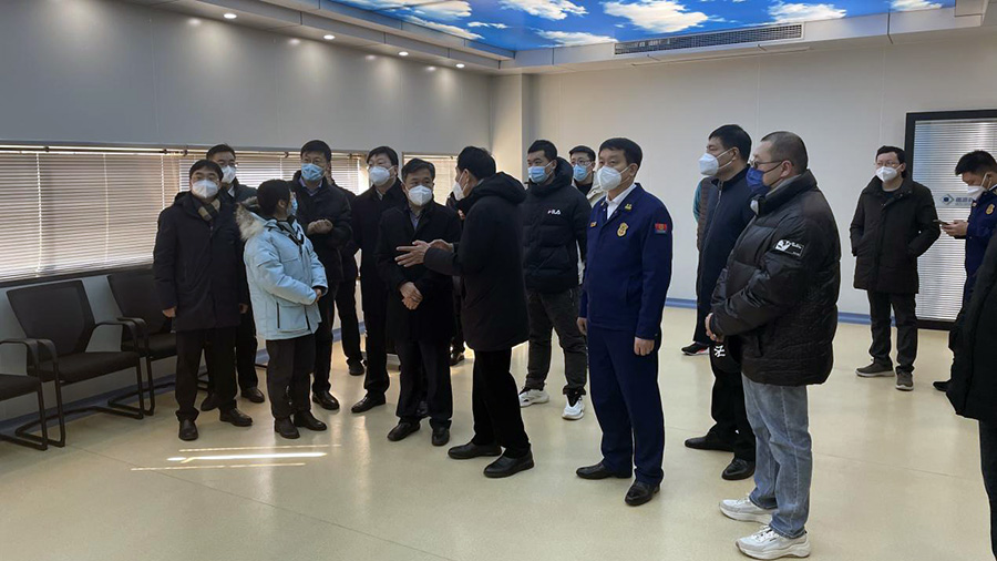 市委常委、常務副市長楊新忠一行來我公司檢查春節(jié)期間安全生產(chǎn)工作